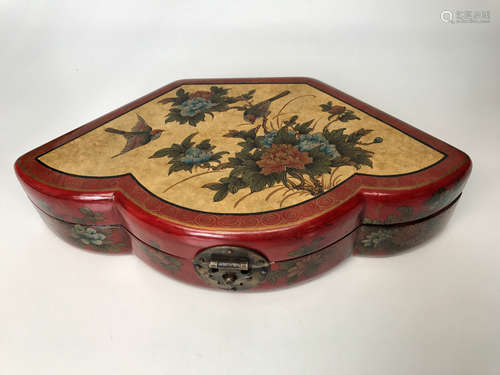 A PEONY PATTERN LACQUER COVERED CASE