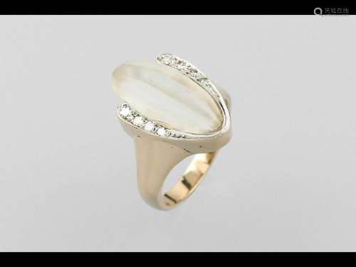 14 kt gold ring with rock crystal and diamonds