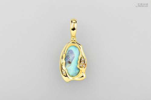 14 kt gold clippendant with opal and brilliants
