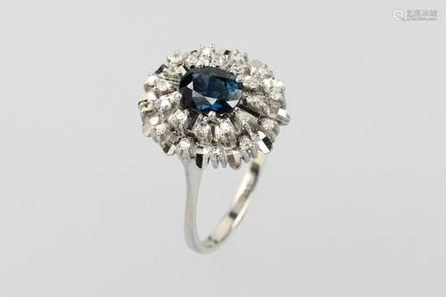 18 kt gold ring with sapphire and diamonds