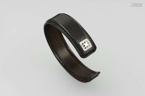 Leatherbangle with diamonds