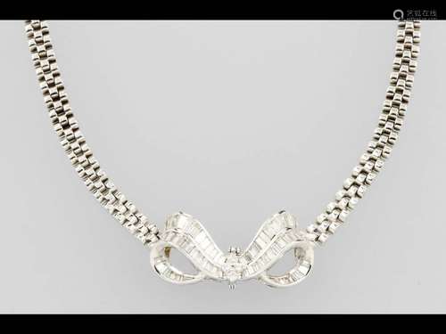 18 kt gold necklace with diamonds