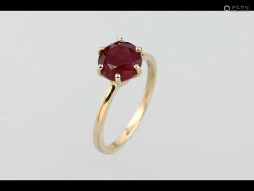 15 kt gold ring with ruby