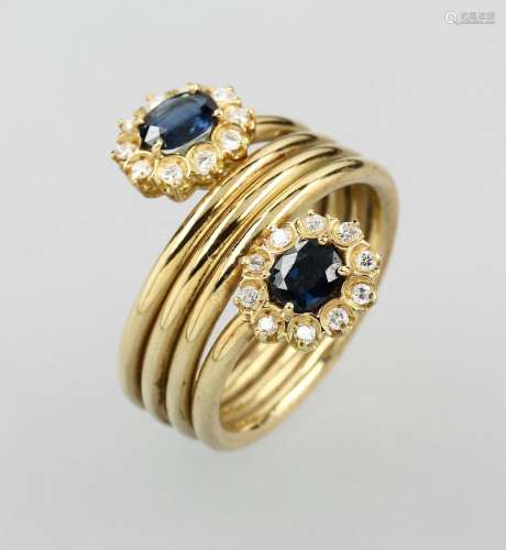 14 kt gold ring with sapphires and brilliants
