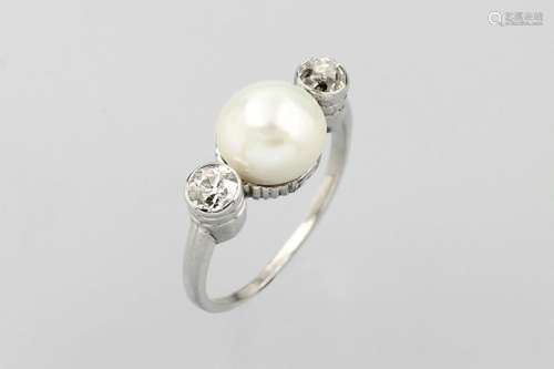 14 kt gold ring with diamonds and cultured pearl