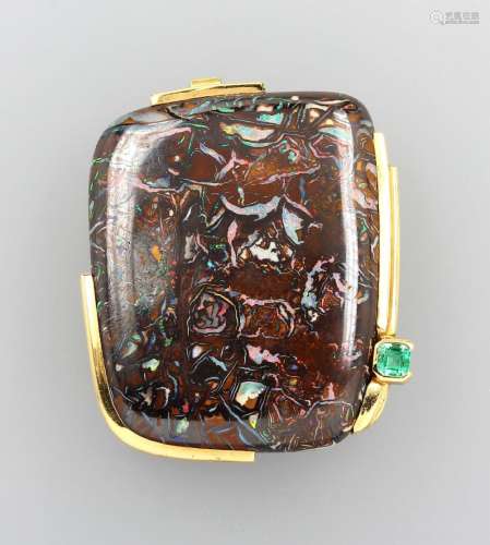 18 kt gold brooch with boulderopal and emerald