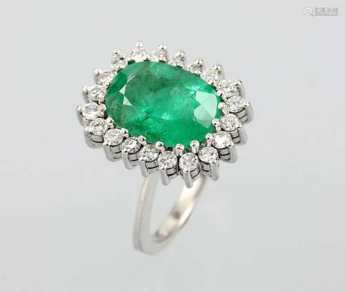 18 kt gold ring with emerald and brilliants