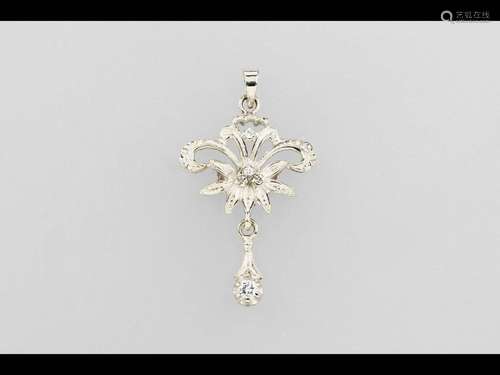 18 kt gold pendant with diamonds