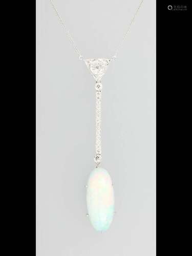 18 kt gold necklace with opal and diamonds