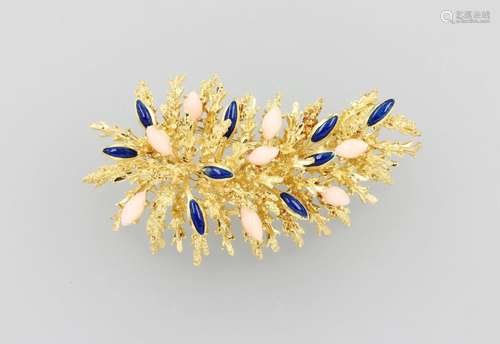 18 kt gold designerbrooch with coral and enamel