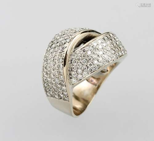 18 kt gold ring with diamonds