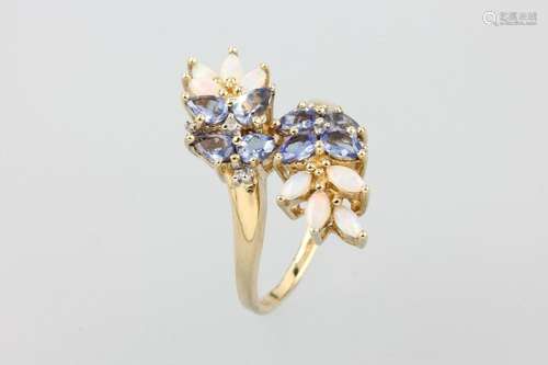 14 kt gold ring with opal and tanzanites