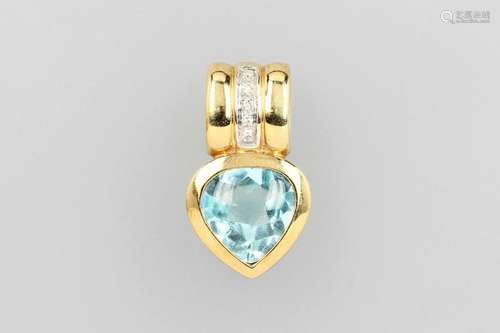 14 kt gold pendant with topaz and diamonds