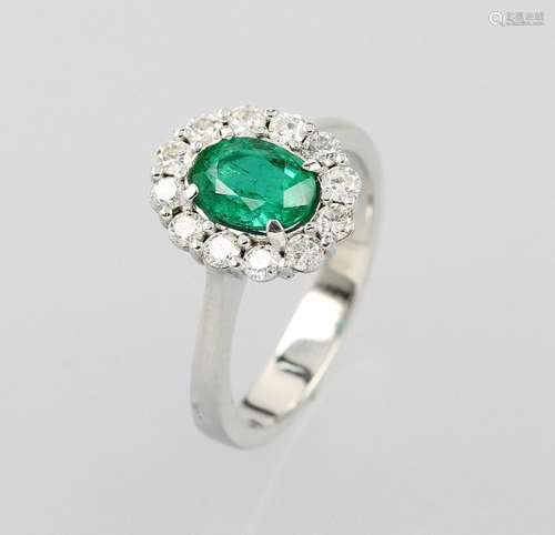 14 kt gold ring with emerald and brilliants