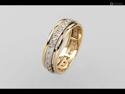 14 kt gold memoryring with brilliants