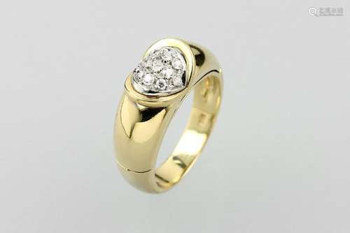 18 kt gold ring with diamonds