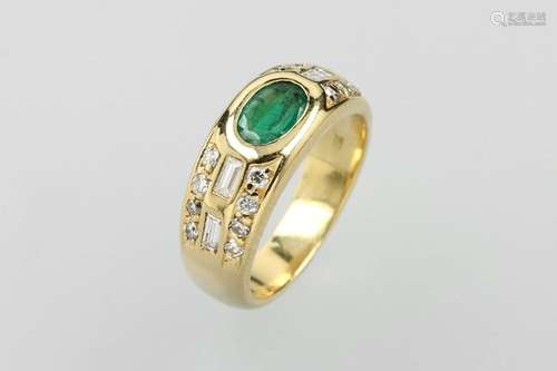 18 kt gold ring with diamonds and emerald