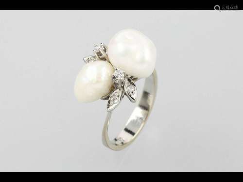 14 kt gold ring with diamonds and cultured fresh water pearls