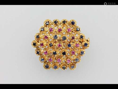 18 kt gold brooch with rubies and sapphires