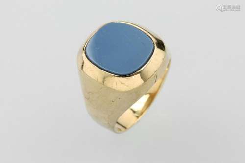 14 kt gold ring with layer stone