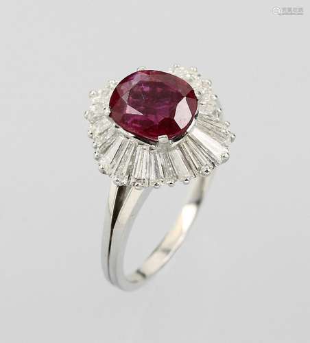 18 kt gold ring with ruby and diamonds