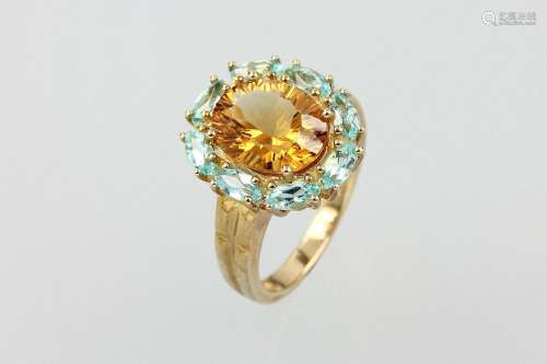 9 kt gold ring with citrine and topazes