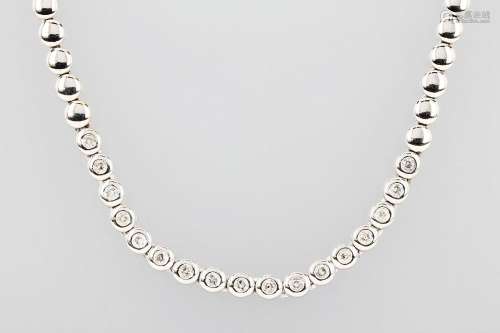 14 kt gold necklace with brilliants