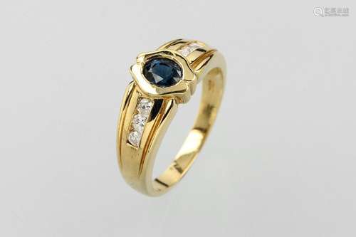 14 kt gold ring with sapphire and brilliants