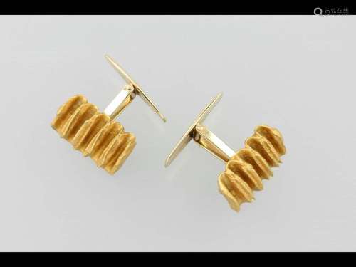 Pair of 14 kt gold cuff links