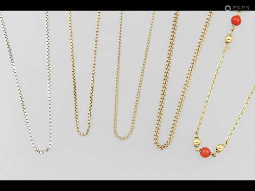 Lot 5 8 kt gold chains