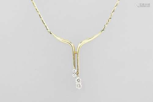 14 kt gold necklace with brilliants