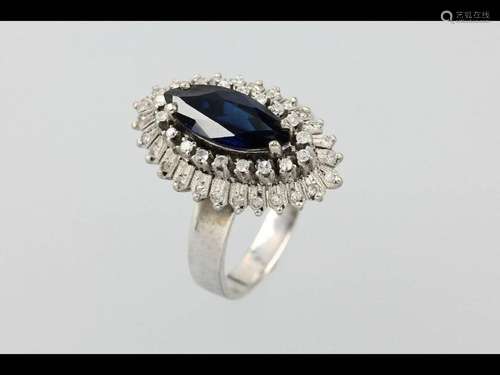 14 kt gold ring with sapphire and diamonds