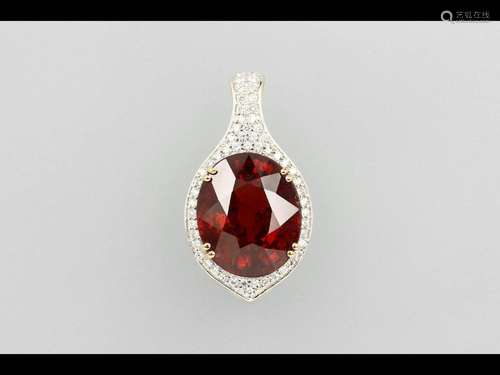 18 kt gold pendant with brilliants and garnet