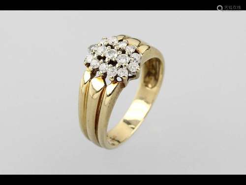 14 kt gold ring with brilliants