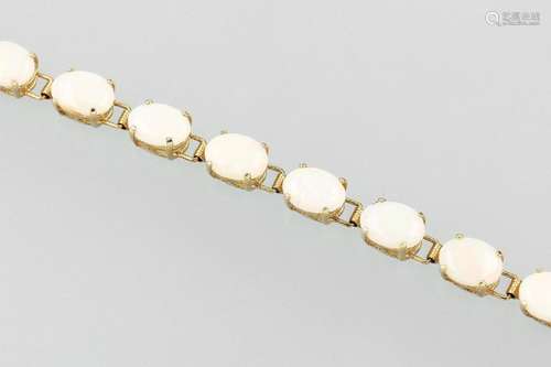 14 kt gold bracelet with opals