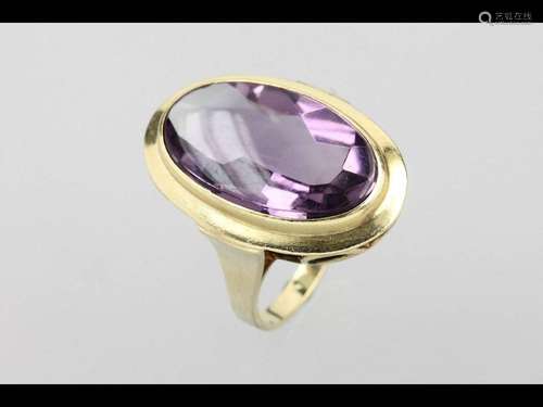 14 kt gold ring with amethyst