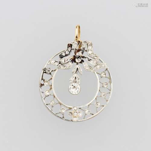 Art Nouveau pendant with diamonds