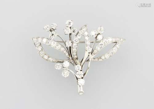 14 kt gold blossombrooch with diamonds