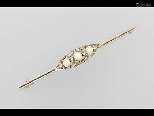 14 kt gold brooch with diamonds and pearls