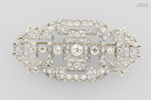 Platinum Art-Deco brooch with diamonds