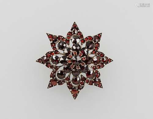 Brooch with mirror garnets, Bohemia approx. 1905,