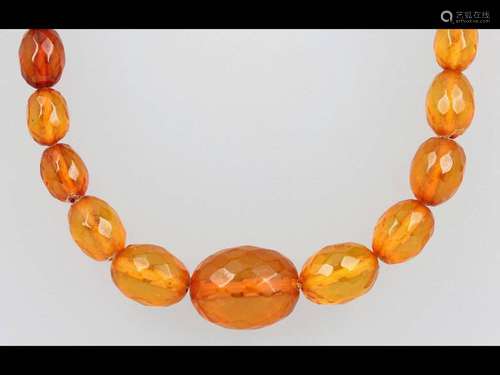 Necklace with amber, approx. 1910/20