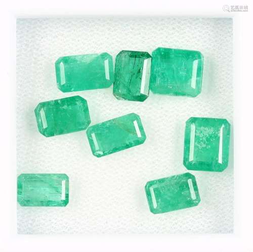Lot 8 loose emeralds