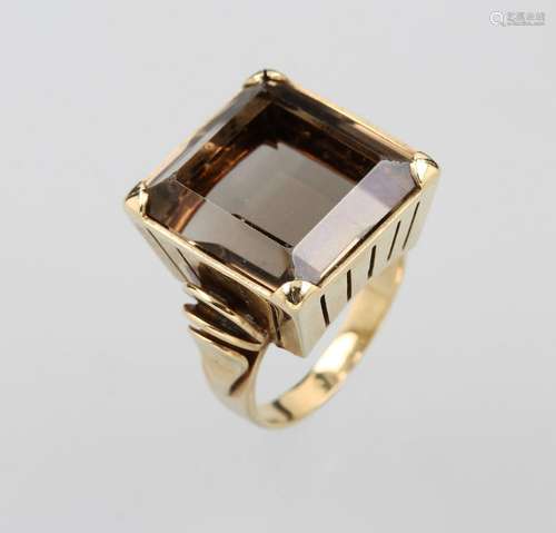 14 kt gold ring with smoky quartz