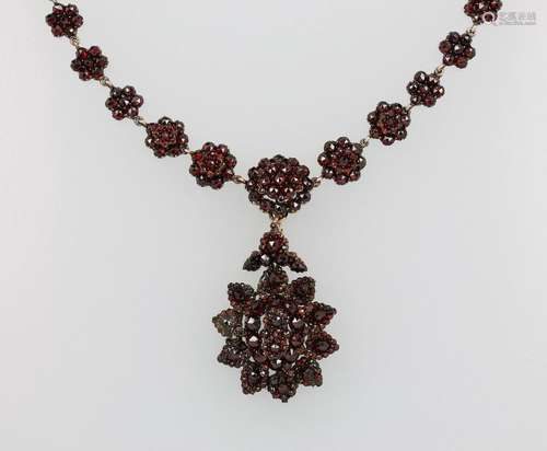 Necklace with garnets, Bohemia approx. 1880