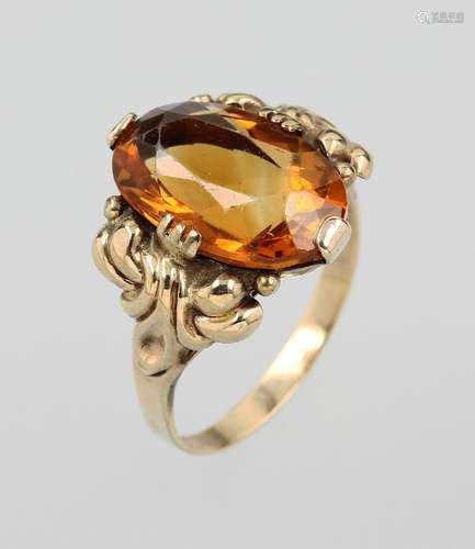 8 kt gold ring with citrine