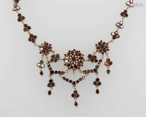 Necklace with garnets, Bohemia approx. 1900