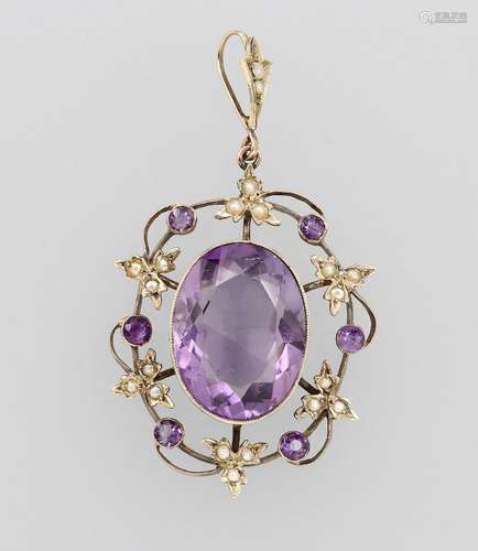 9 kt gold Art Nouveau pendant with amethysts