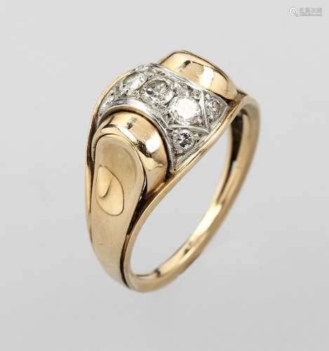 14 kt gold ring with brilliants