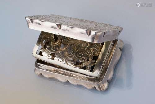 Little scent tin, Birmingham 1897, silver 925,partly gilded